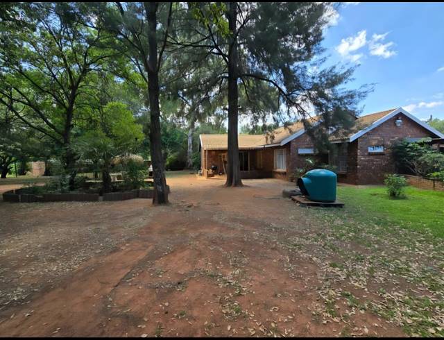 16,466M² SMALLHOLDING FOR SALE IN WALKERVILLE CENTRAL